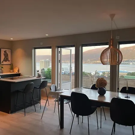 Golden View - Utsikt, Parkering, Naer Sentrum Daire *